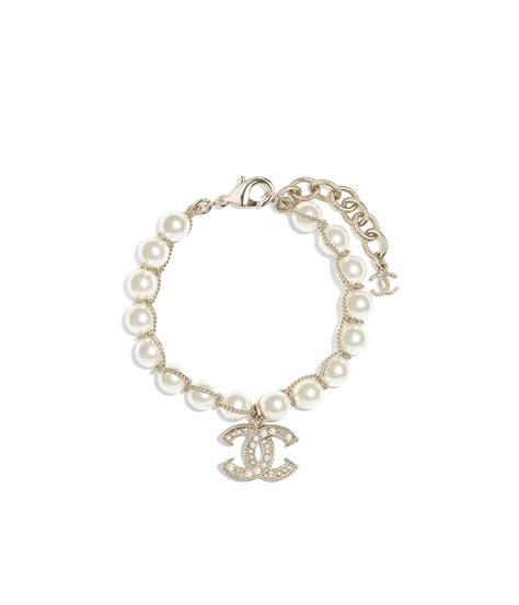 revue vu chanel bijoux|Chanel boutique.